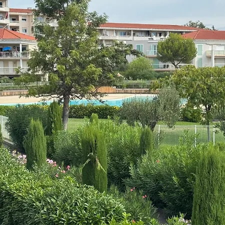 Near The And Pool Apartamento *